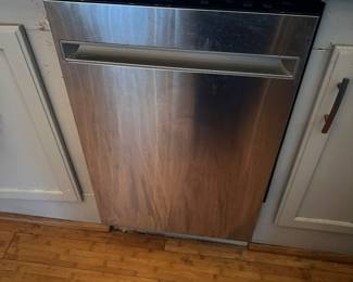 Haier 18in dishwasher