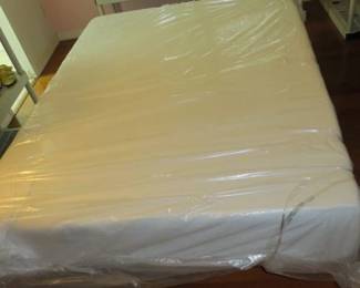 New Queen Size Mattress & Box Spring