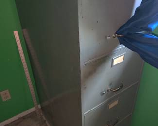 3 drawer metal filing cabinet