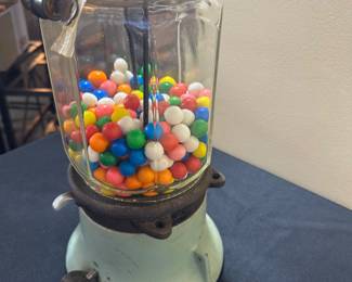 All Original! Vintage Columbus Vendor Gumball Machine with keys!