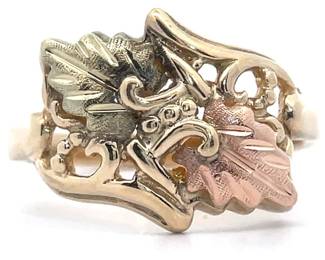 Black Hills Gold Filigree Ring in Tri-Color Gold