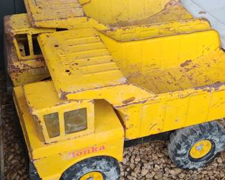 (2) Metal Tonka trucks