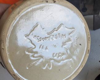 Monmouth pottery bean pot