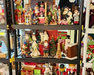 Christmas Decorations (Pictures do not show how much Christmas Decorations there are in this home)