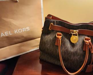 Michael Kors Handbags/Purse & Michael Kors Wallets