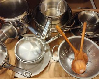 Huge selection of pots, pans and kitchen accessories. 