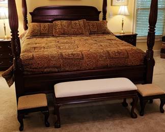 Pennsylvania House Full Size Solid Cherry Poster with Finials Bed (Excellent Condition)