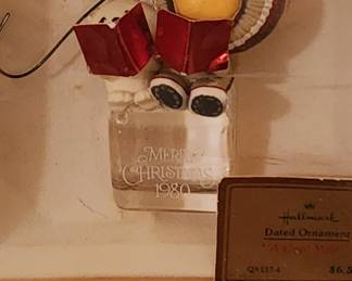 1980 HALLMARK ESKIMO ORNAMENT IN BOX