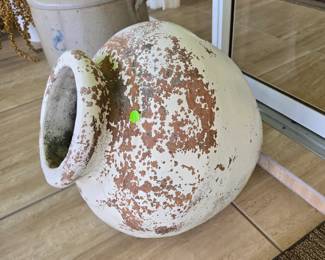 Large Pot with Flat Bottom