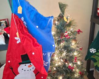 Felt Bags & Tree (3')