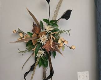 Wall Floral Arrangement