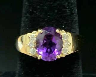 SH740VAmethyst And Diamond Gold Ring