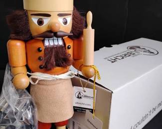 SH765Ulbricht Nutcracker Baker
