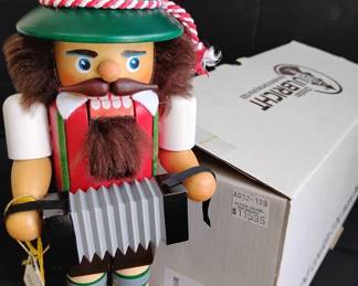 SH766Ulbricht Nutcracker Music 