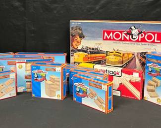 SH650Thomas Train Tracks  Lionel Monopoly Game