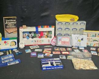 SH755Mystery Lot Snoopy And Miscellaneous Items 