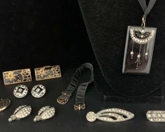 SH678VVintage Art Deco Jewelry