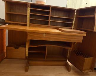 Mummenthaler & Meier “magic box” Vintage 1950’S teak desk in box - Width 45.3 in Height 66.9 Depth 21.7 in