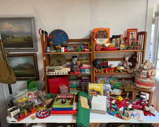 Studio
Vintage toys, games