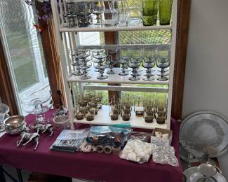Sunroom
MCM stemware
Napkin rings