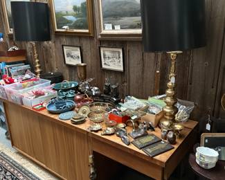 Family Room
Pottery by Alice
Brass heavy lamps
Vintage Christmas 