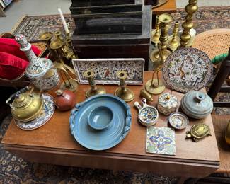 Family Room 
Pottery from Portugal 
Brass pieces