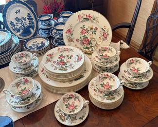 Dining Room 
Wedgewood-Charnwood set
