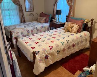 Twin Bedroom 
Vintage quilts
