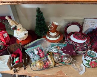 Studio
X-mas ornaments
Plaid dish set