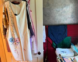 Downstairs Bathroom 
Aprons/runners