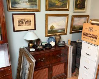 Studio
Landscape oil paintings by Marjorie Walters
Stereo Cabinet