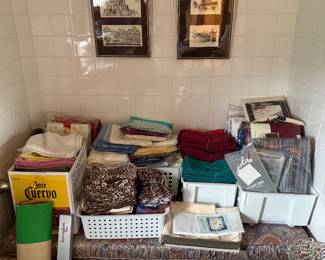 Downstairs Bathroom 
Linens/napkins