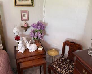 Bedroom 1
Nesting tables
Brass side table
Ceramic bunnies