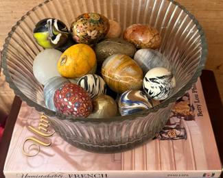 Dining Room 
Marble and painted eggs 
