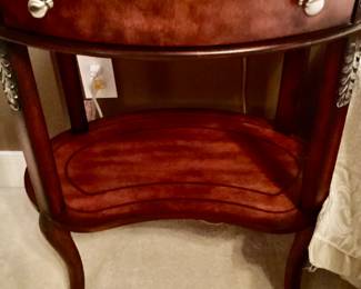 (2) Side/End Table 