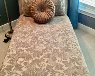 Chaise lounger