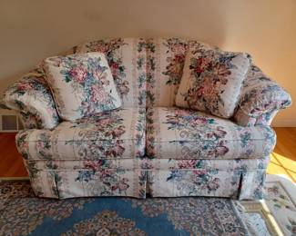 Sweet, EC love seat 