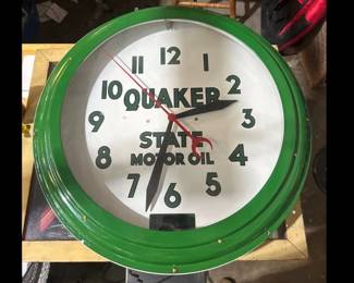 VINTAGE QUAKER STATE MOTOR OIL CLOCK