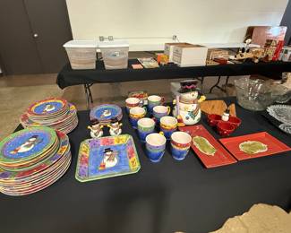 Christmas dishes, service for 8 and accessories