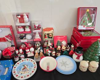 Many BRAND NEW Christmas Items