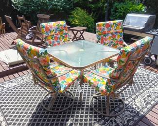 outdoor table and chairs