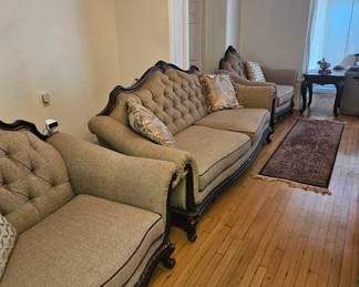 Like new furniture 5 of theses couches