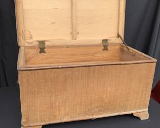 Small blanket chest (dry/no smell) reduced in price