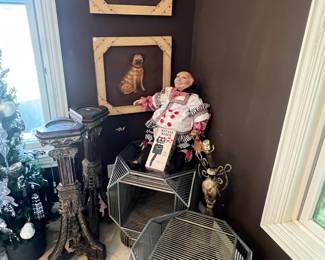 Large candlesticks, dog pics, metal occ tables