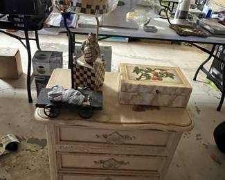 Wood end table, lamp
