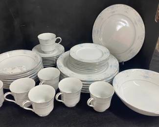 37 pc. Fashion Royale China Set