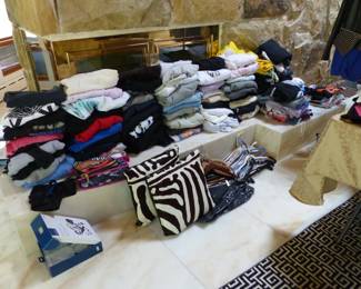Women's & teen clothing, accent pillows