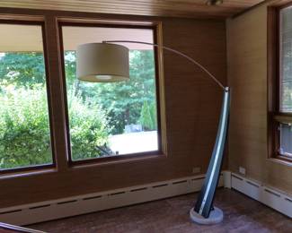 Arc floor lamp