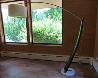 Arc floor lamp