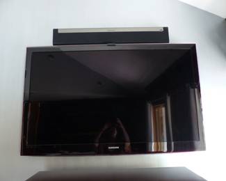 TV & sound bar